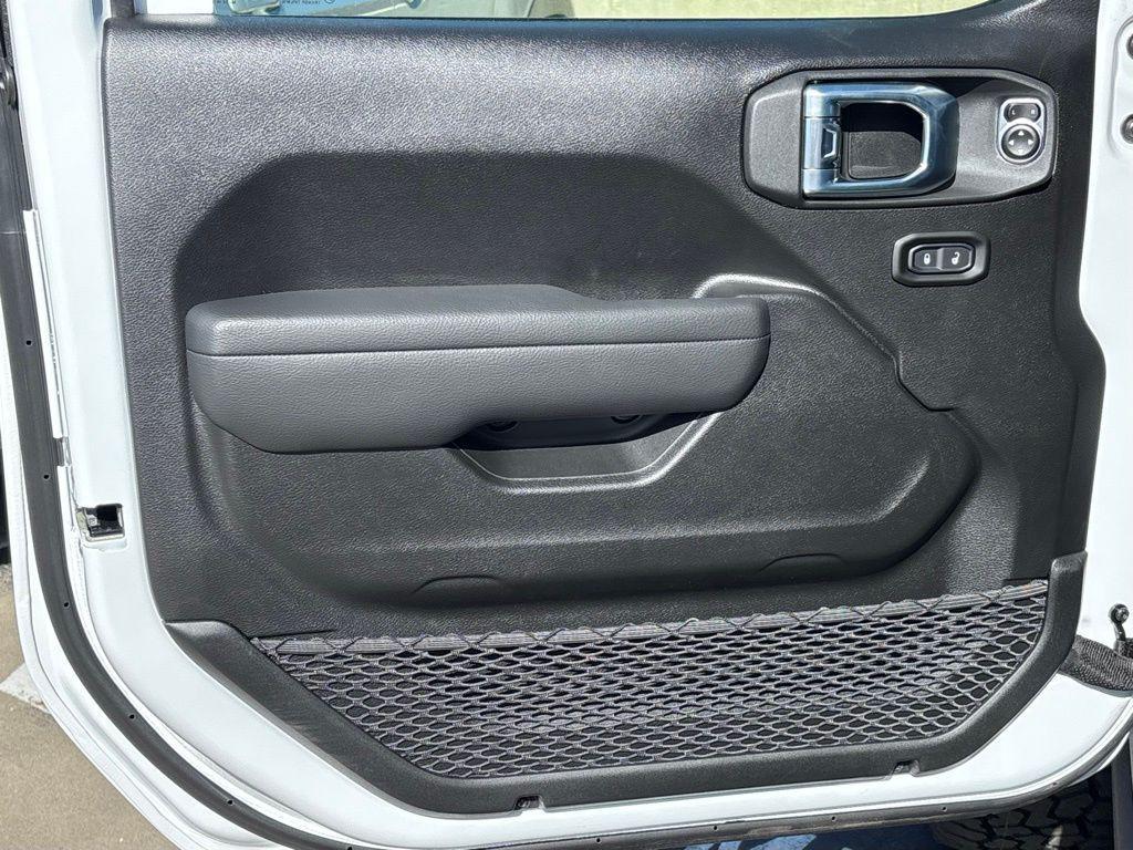 new 2026 Jeep Gladiator car, priced at $55,002