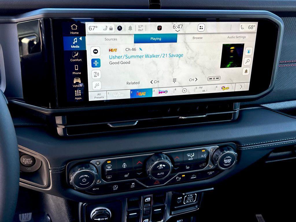 new 2026 Jeep Gladiator car, priced at $55,002