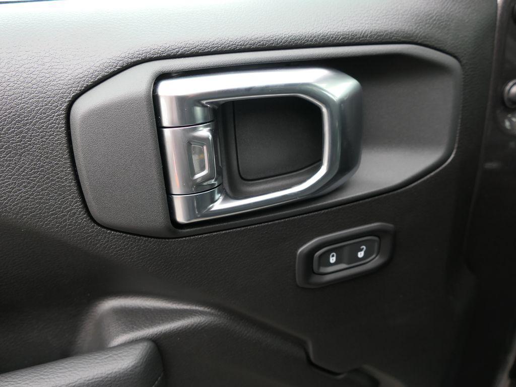 new 2026 Jeep Wrangler car, priced at $40,727