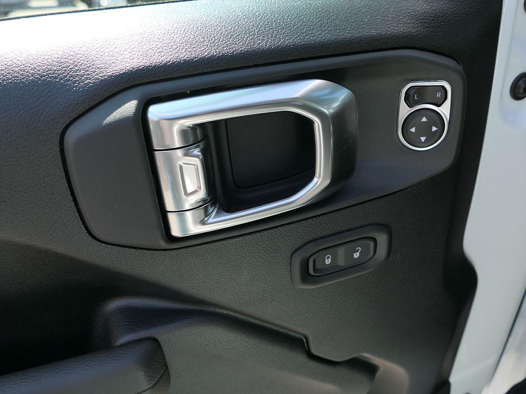 new 2026 Jeep Wrangler car, priced at $41,255