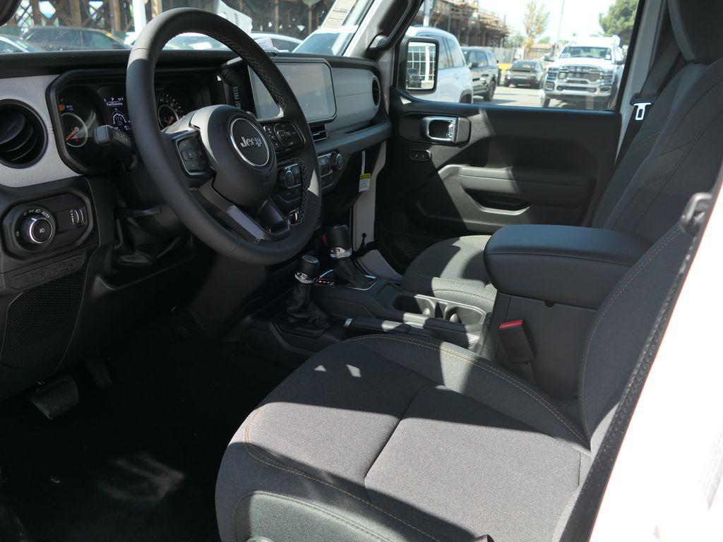 new 2026 Jeep Wrangler car, priced at $44,658