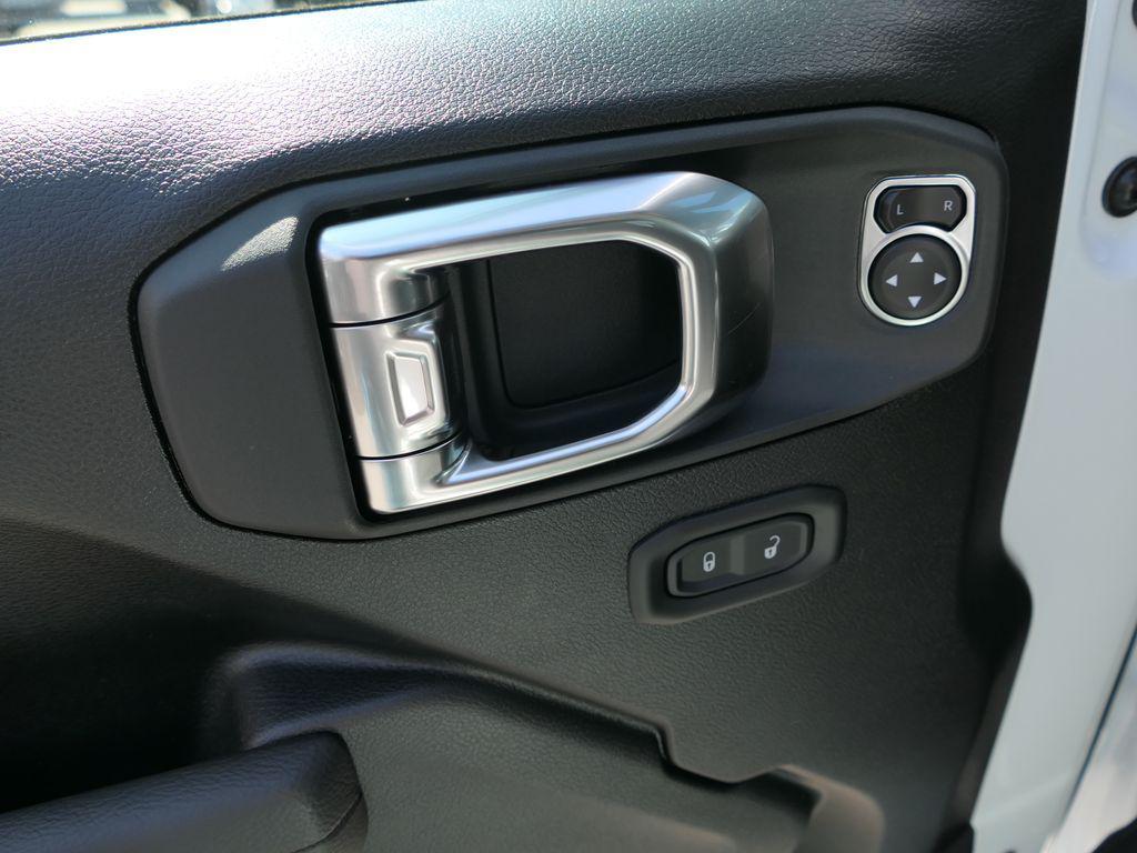 new 2026 Jeep Wrangler car, priced at $44,658