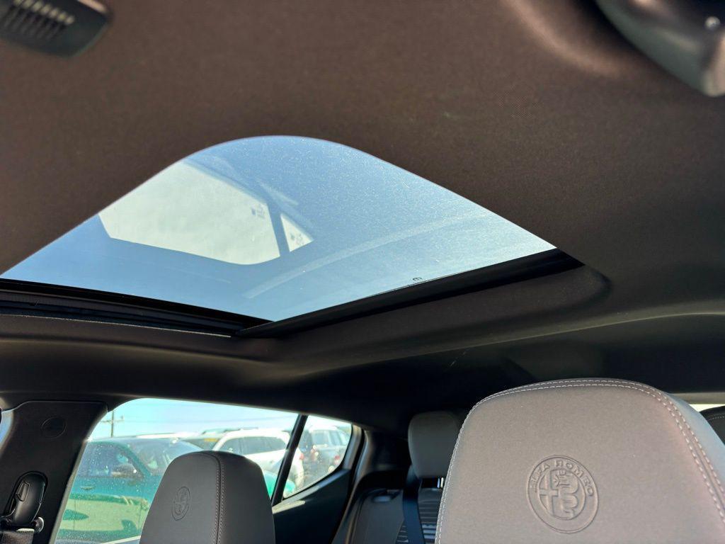 new 2025 Alfa Romeo Tonale car