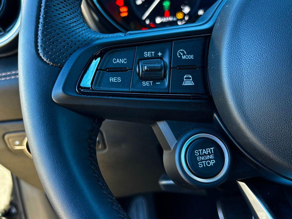 new 2025 Alfa Romeo Tonale car