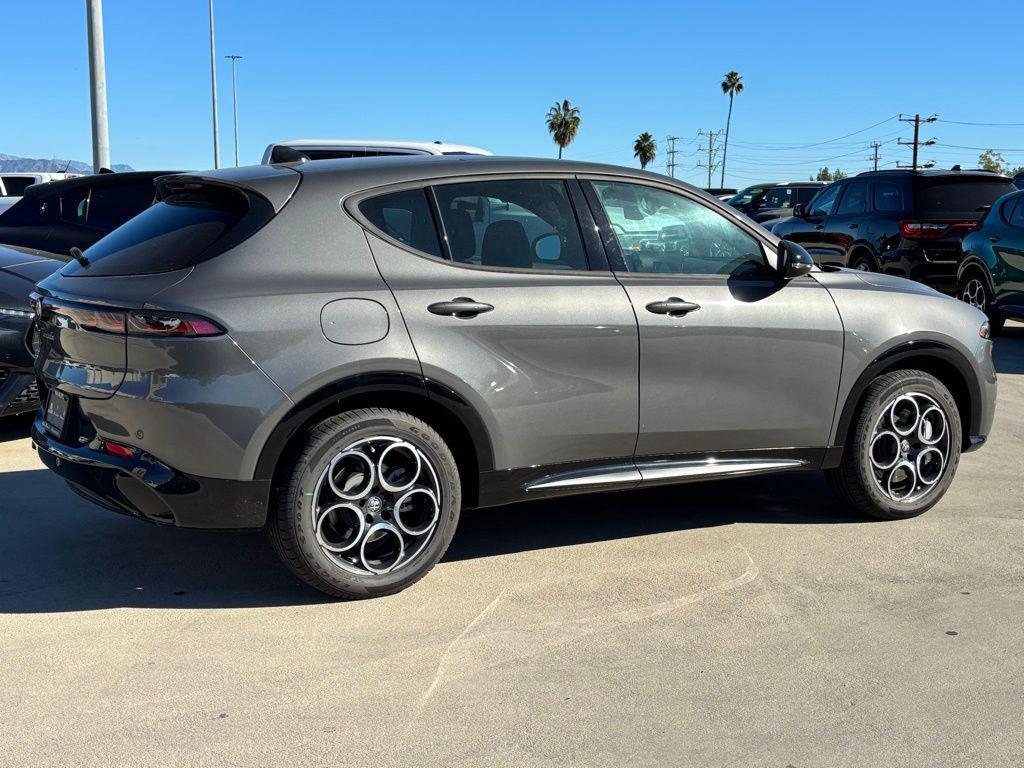 new 2025 Alfa Romeo Tonale car