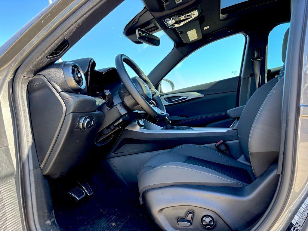 new 2025 Alfa Romeo Tonale car