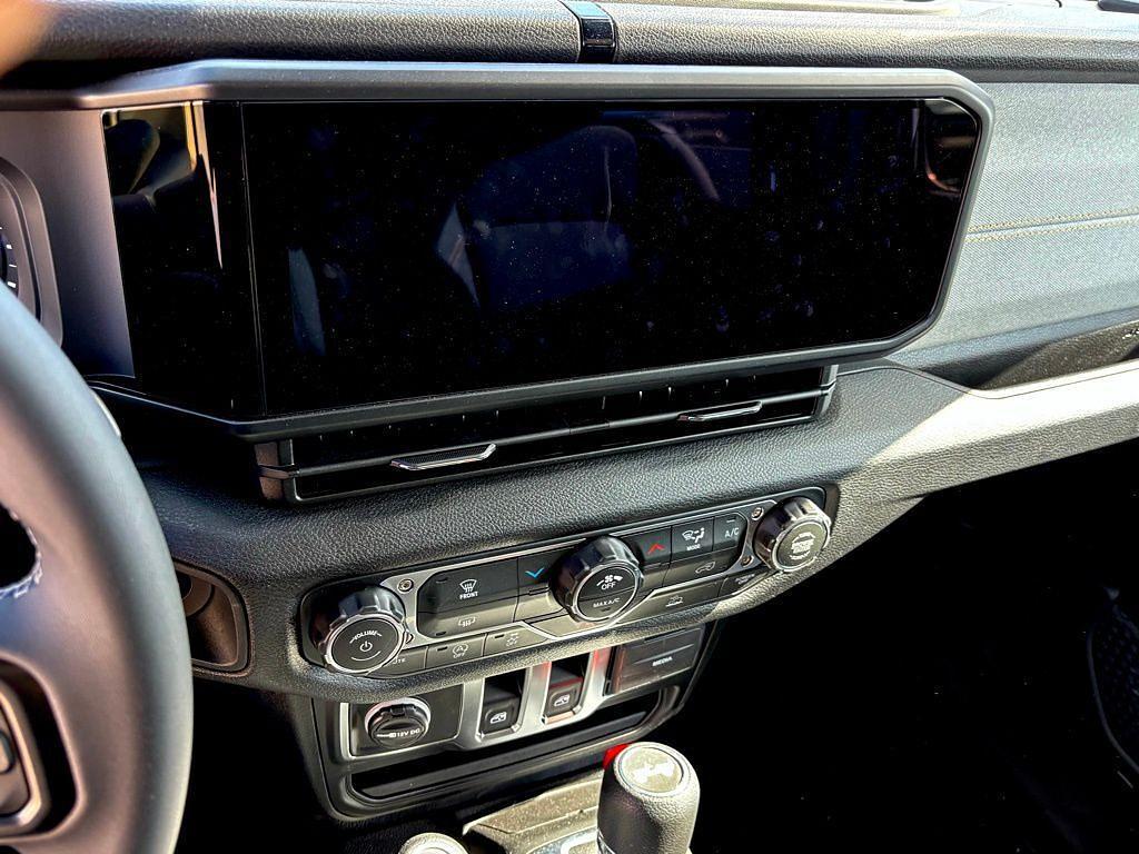 new 2026 Jeep Wrangler car, priced at $43,720