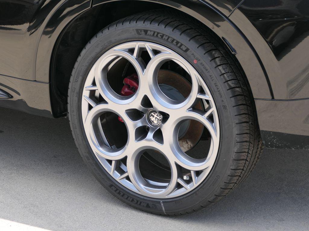 new 2025 Alfa Romeo Tonale car