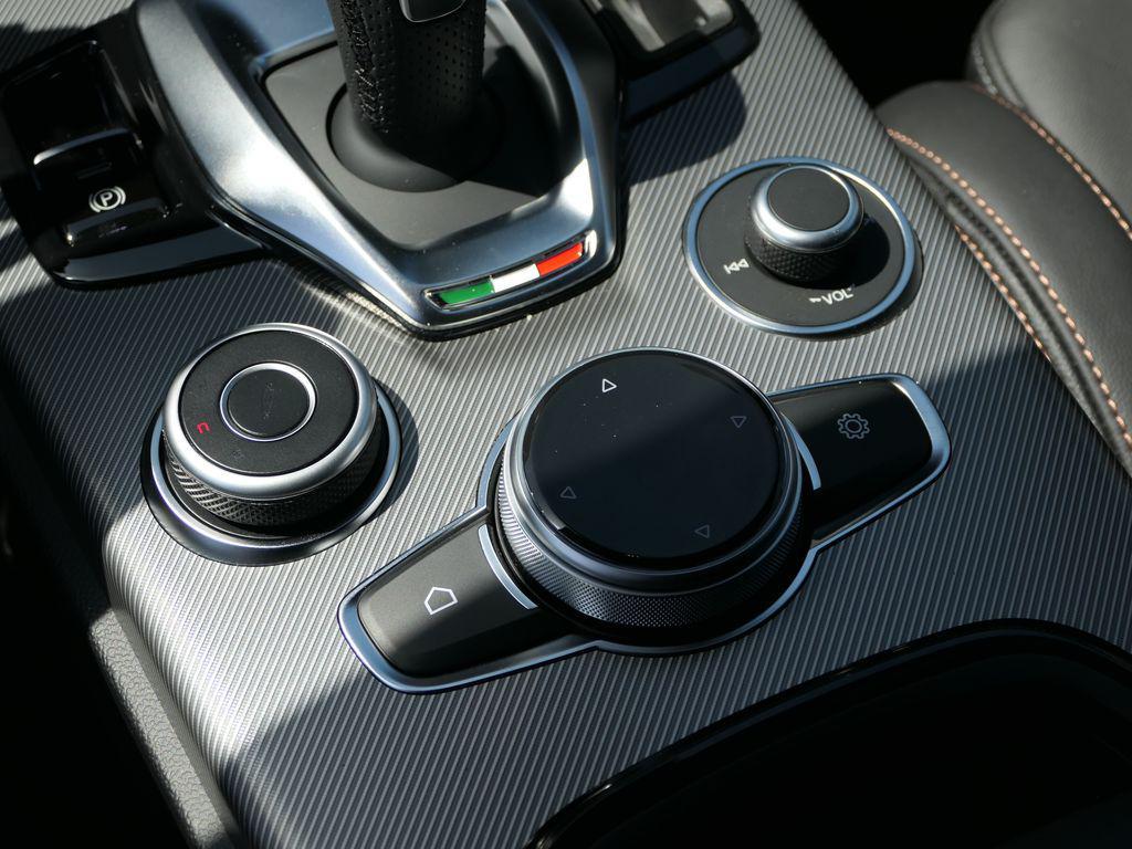 new 2025 Alfa Romeo Stelvio car