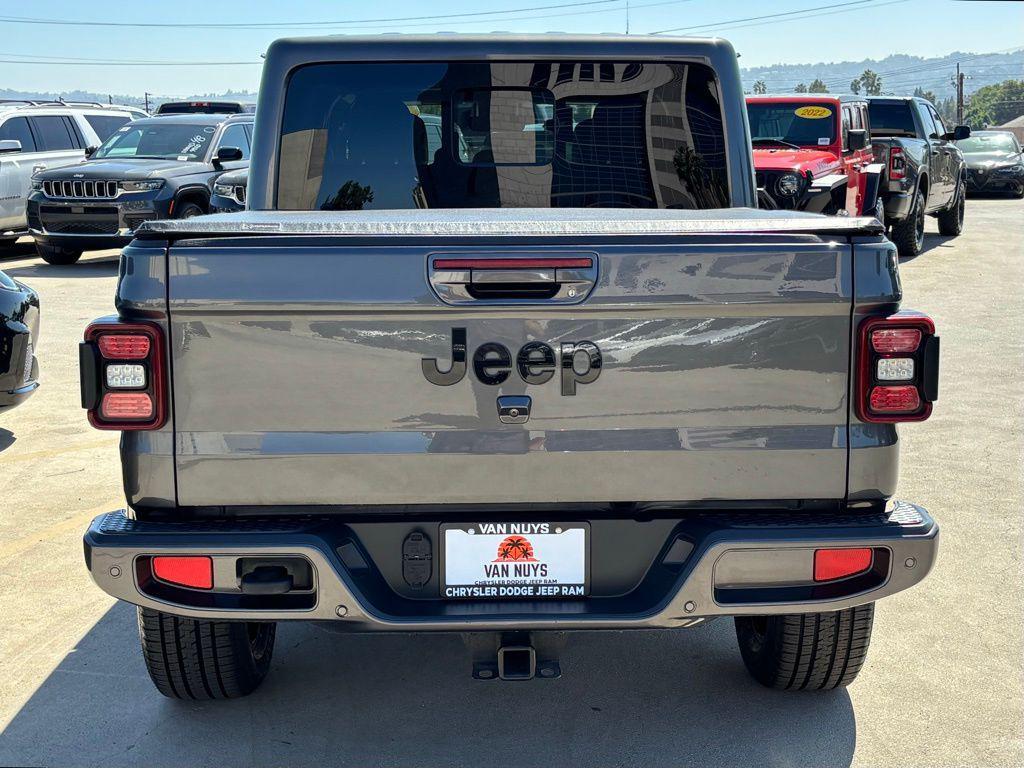 used 2021 Jeep Gladiator car, priced at $32,000