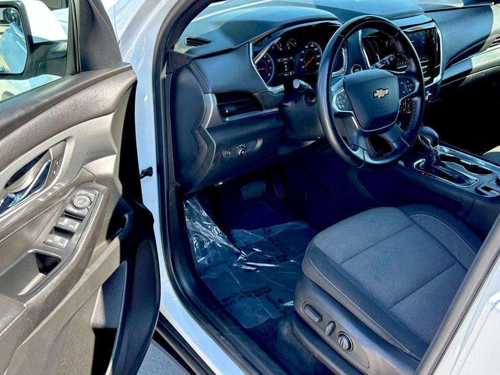 used 2023 Chevrolet Traverse car, priced at $25,000