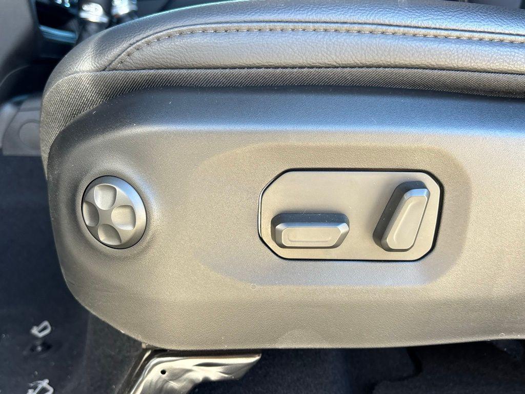 new 2025 Jeep Wrangler car, priced at $48,846