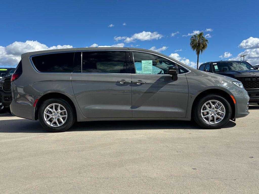 used 2025 Chrysler Pacifica car, priced at $30,500