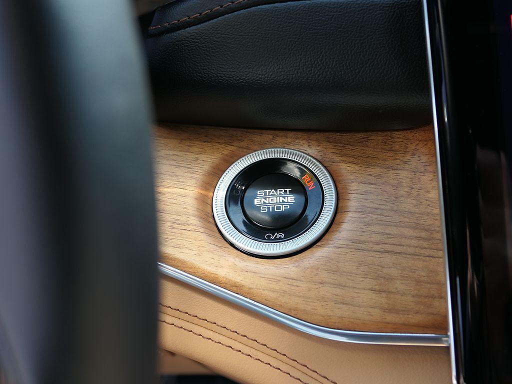 used 2025 Jeep Grand Cherokee car, priced at $47,122
