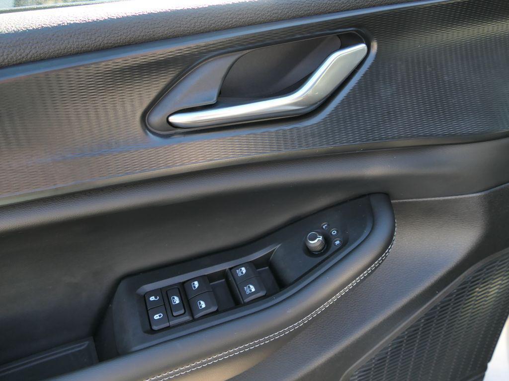 used 2025 Jeep Grand Cherokee car, priced at $34,500