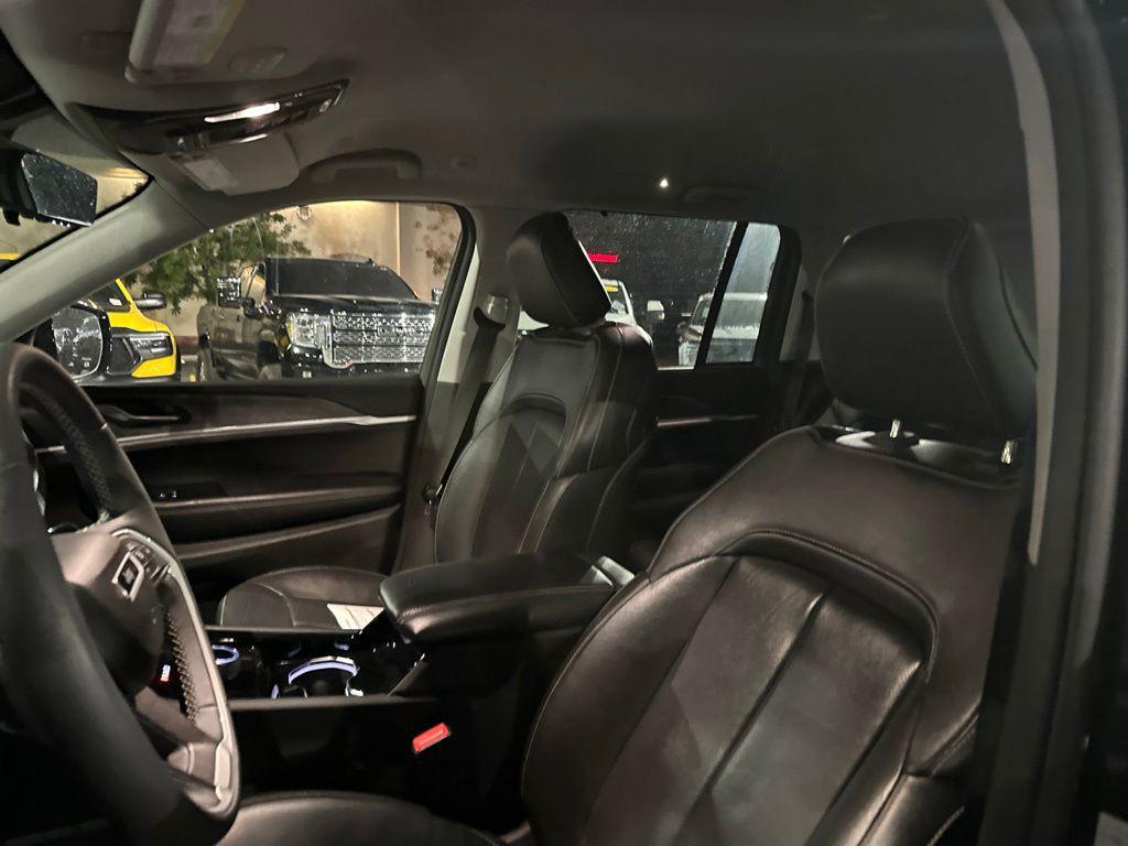 used 2023 Jeep Grand Cherokee car, priced at $31,000