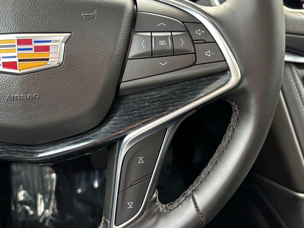used 2025 Cadillac XT5 car, priced at $41,500