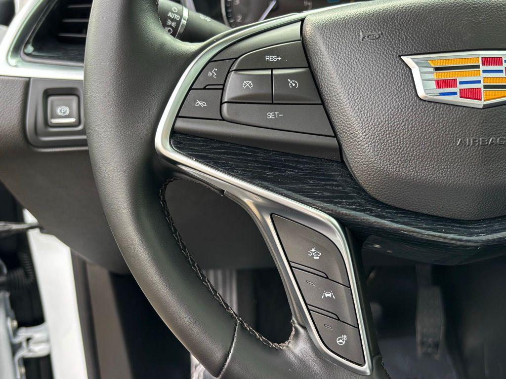 used 2025 Cadillac XT5 car, priced at $41,500