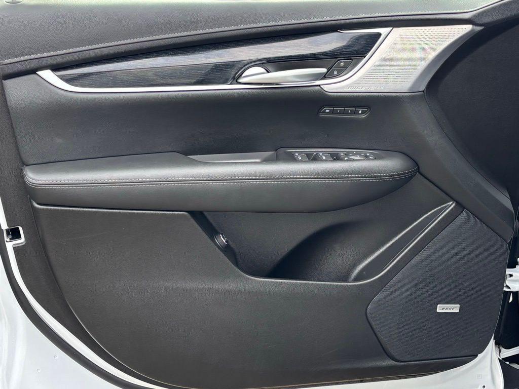 used 2025 Cadillac XT5 car, priced at $41,500