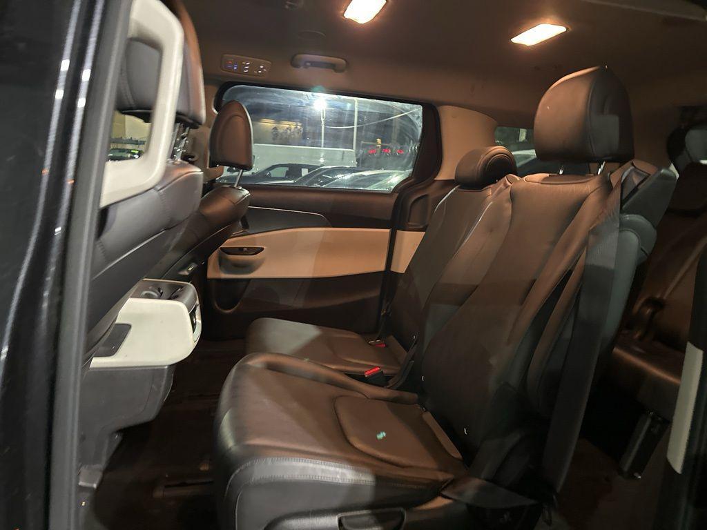 used 2022 Kia Carnival car, priced at $26,500