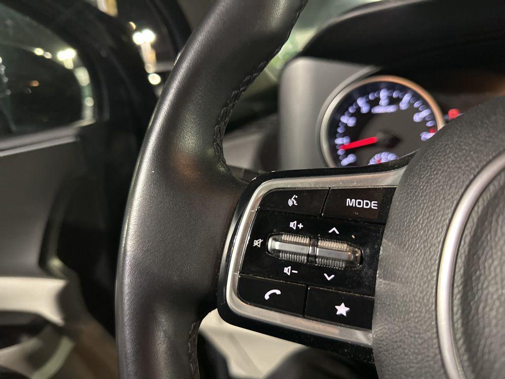 used 2022 Kia Carnival car, priced at $26,500