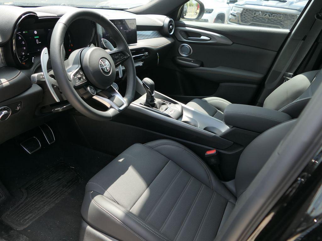 new 2025 Alfa Romeo Tonale car