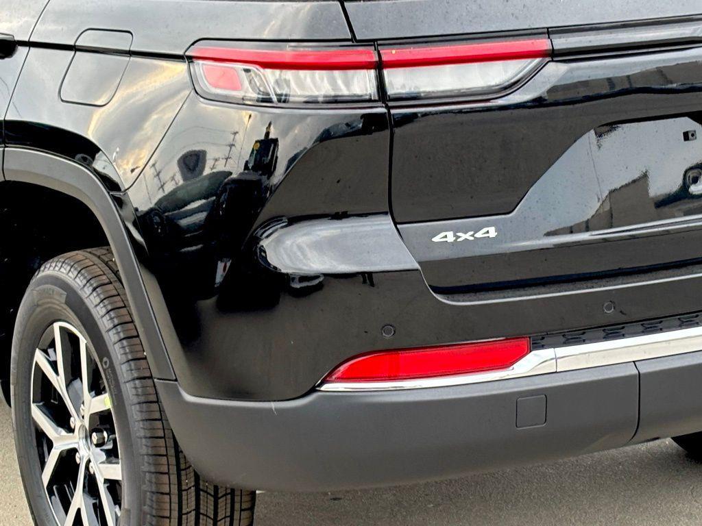 new 2025 Jeep Grand Cherokee car, priced at $44,219