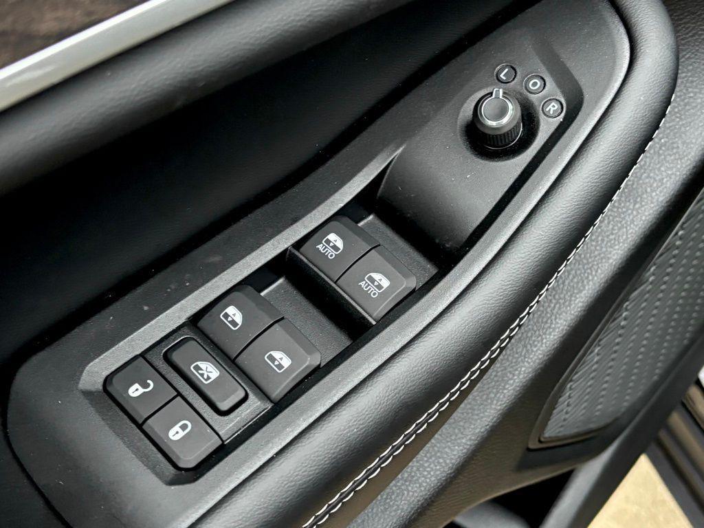 new 2025 Jeep Grand Cherokee car, priced at $44,219