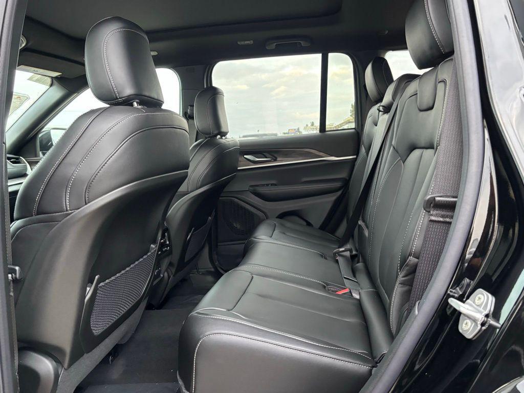 new 2025 Jeep Grand Cherokee car, priced at $44,219