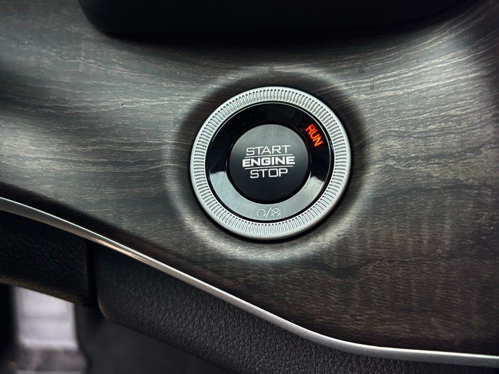 new 2025 Jeep Grand Cherokee car, priced at $44,219