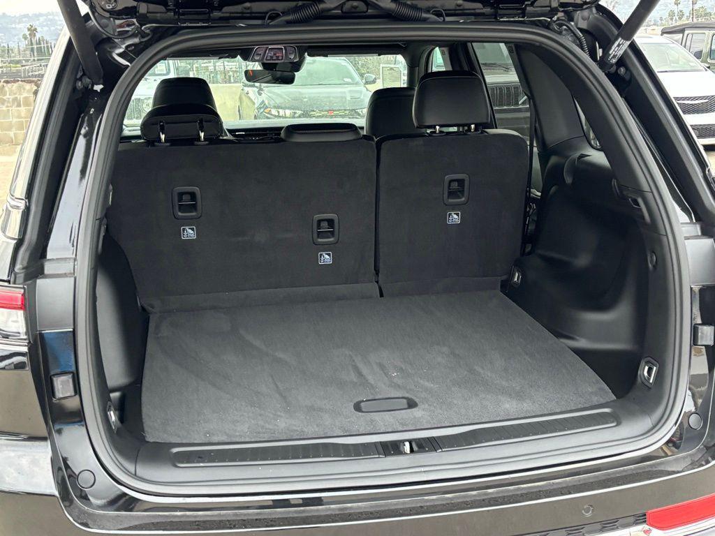 new 2025 Jeep Grand Cherokee car, priced at $44,219