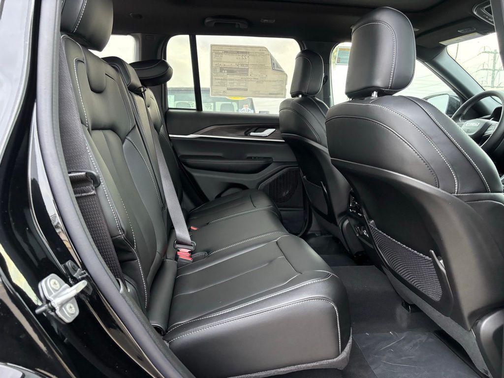 new 2025 Jeep Grand Cherokee car, priced at $44,219