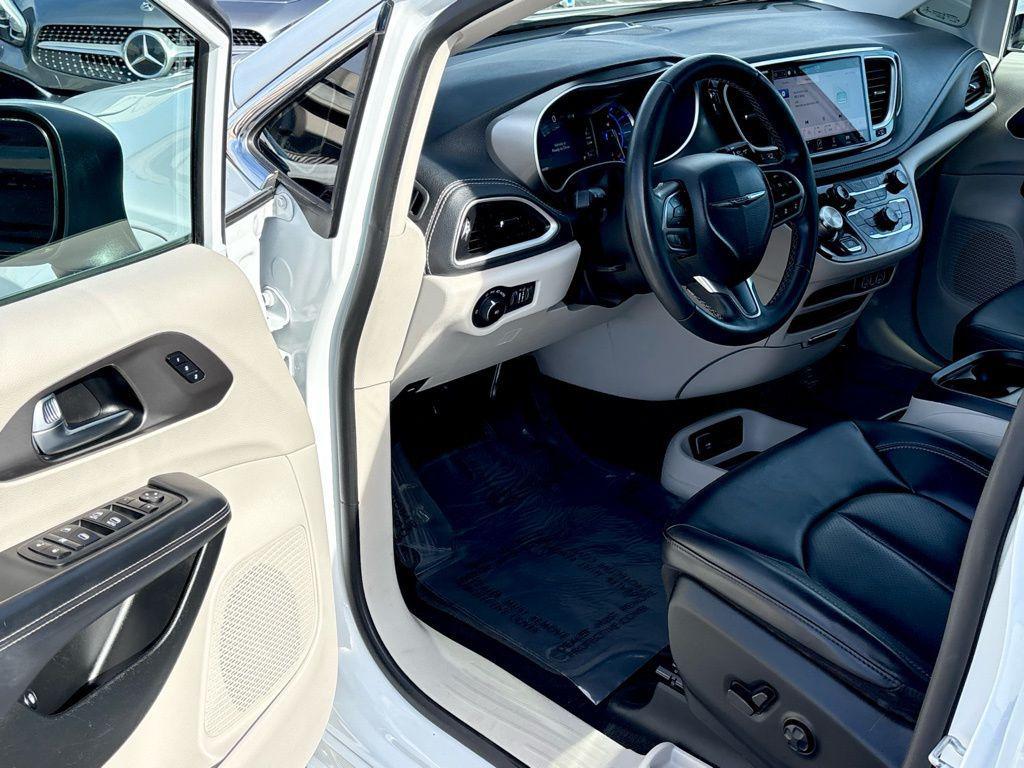 used 2023 Chrysler Pacifica Hybrid car, priced at $24,500