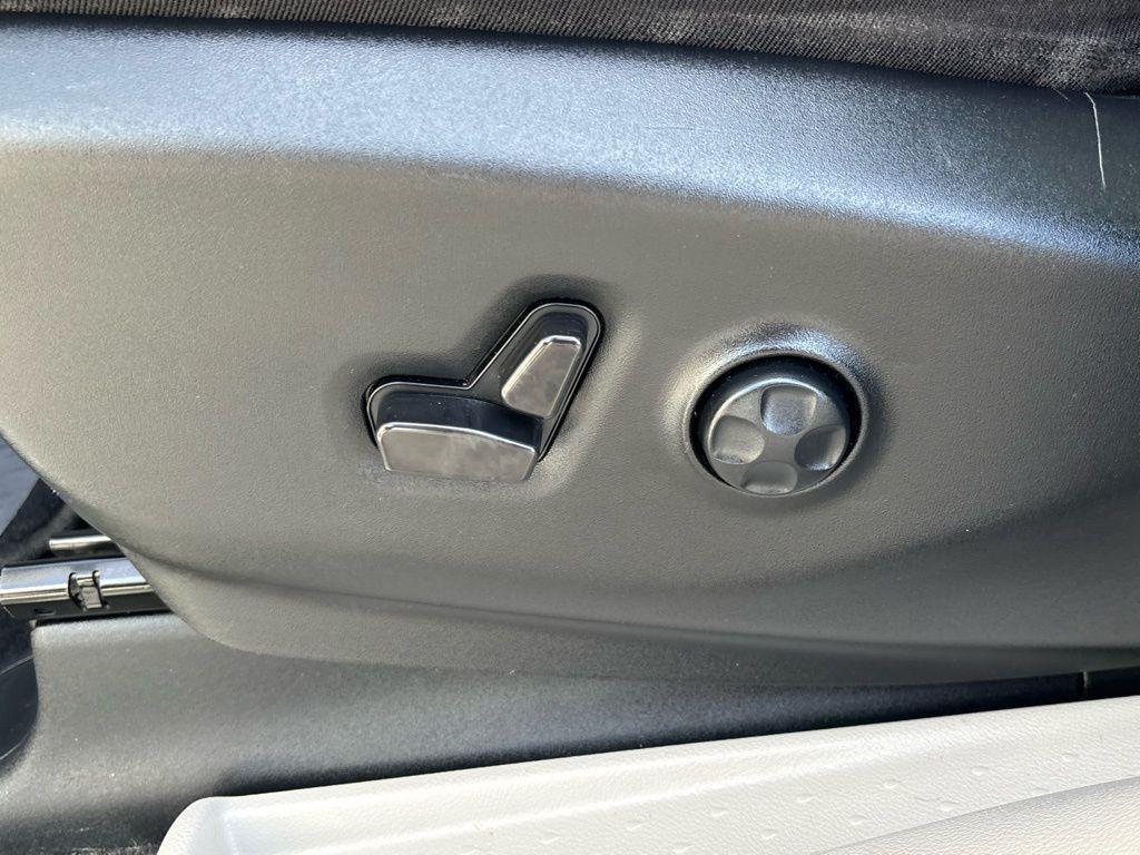 used 2023 Chrysler Pacifica Hybrid car, priced at $24,500