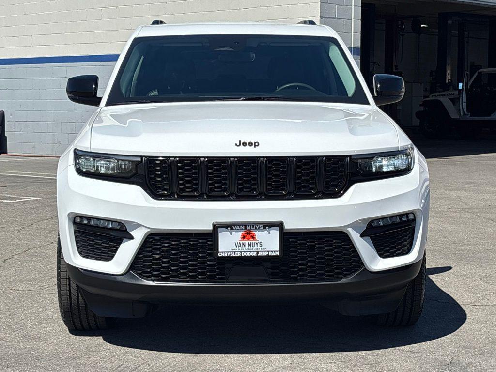 used 2023 Jeep Grand Cherokee car, priced at $33,000