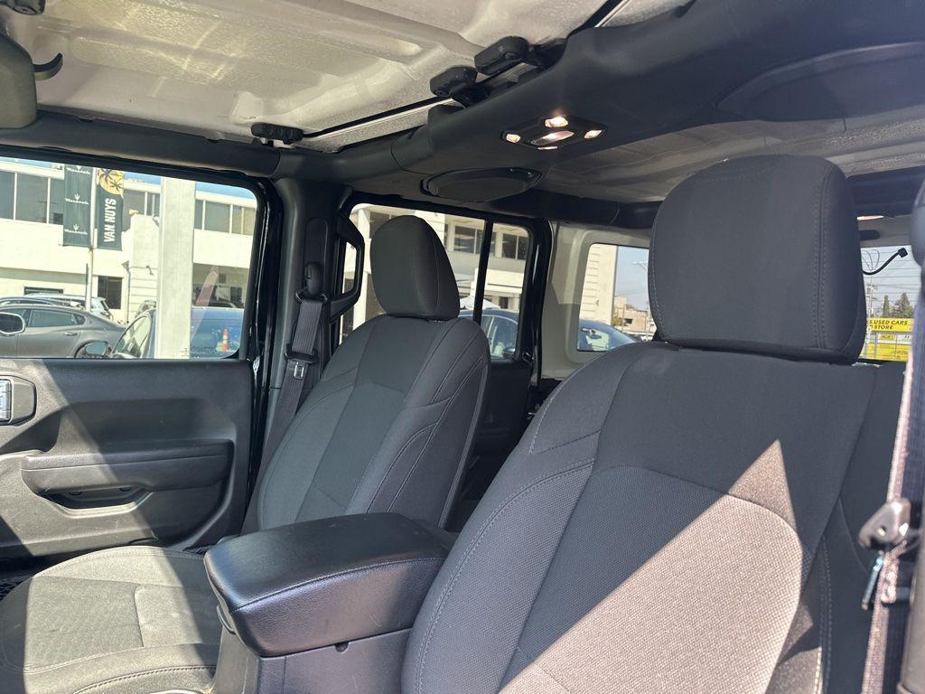 used 2022 Jeep Wrangler Unlimited car, priced at $28,500