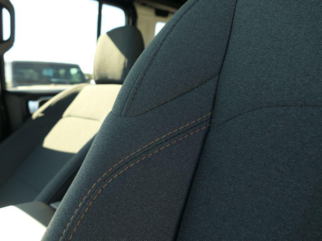 new 2026 Jeep Wrangler car, priced at $44,237