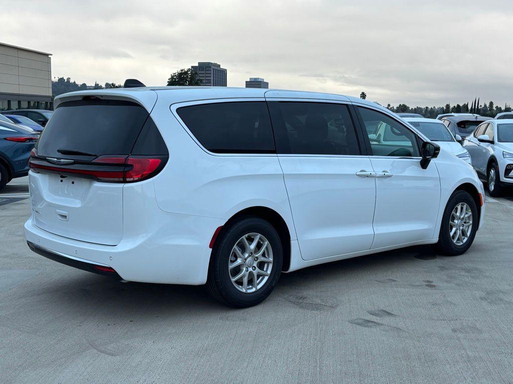 new 2026 Chrysler Pacifica car, priced at $43,273