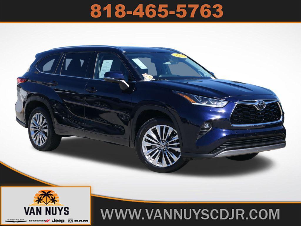 used 2023 Toyota Highlander car, priced at $33,000