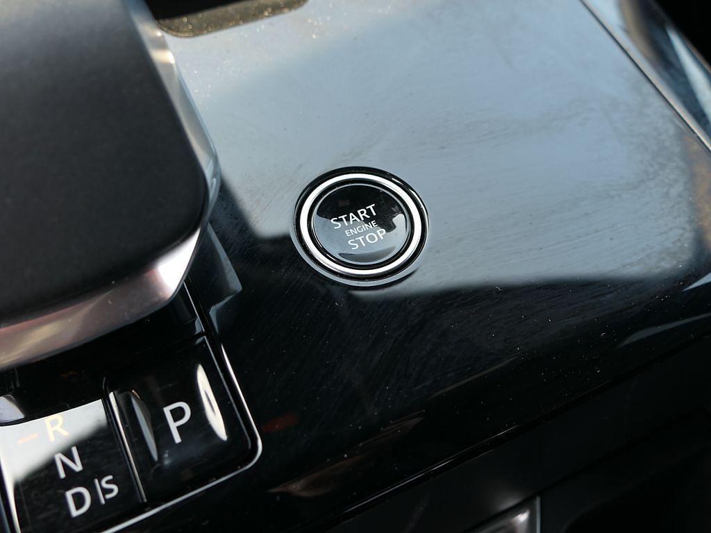 used 2025 Land Rover Range Rover Sport car, priced at $80,500