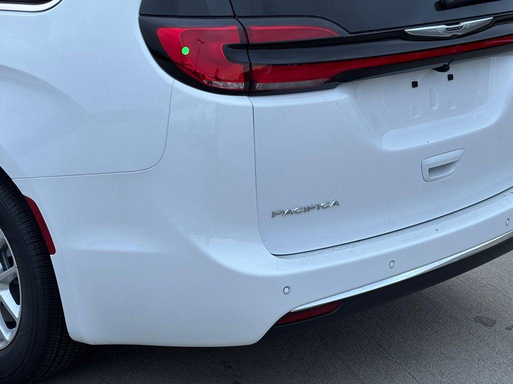 new 2026 Chrysler Pacifica car, priced at $43,273
