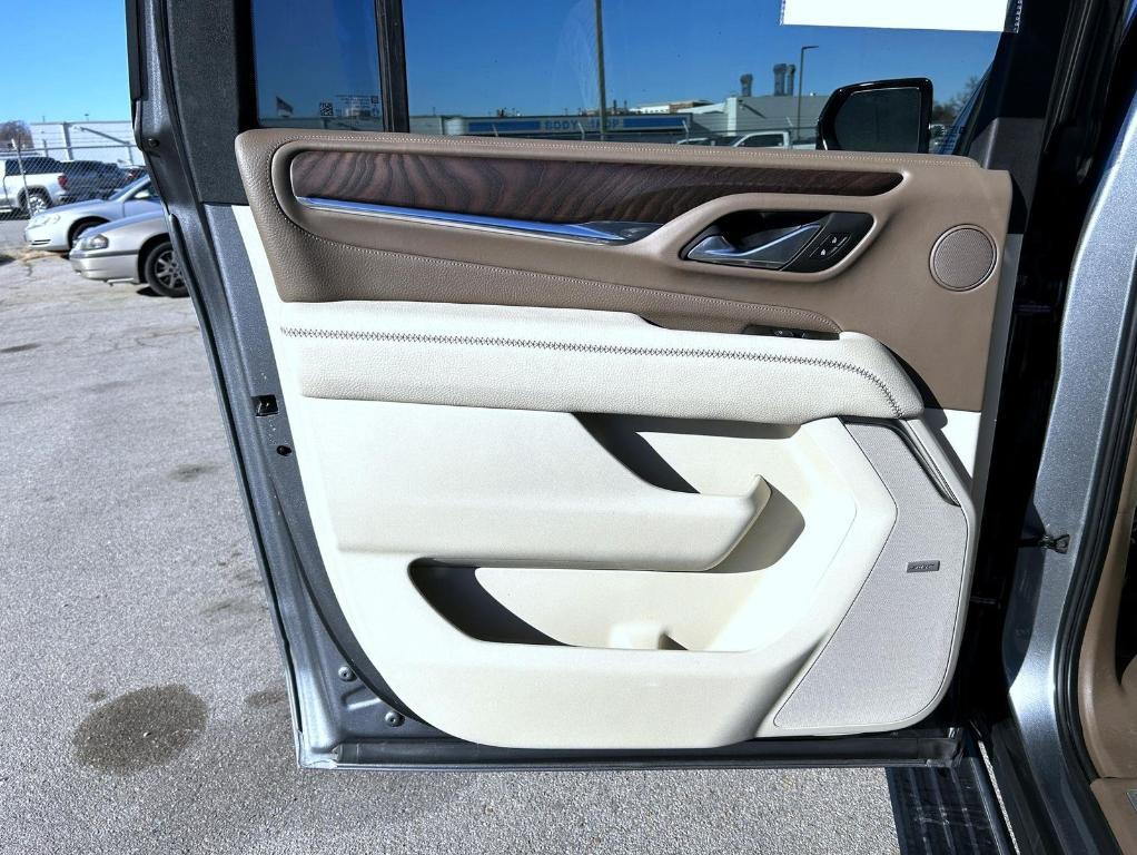 used 2022 GMC Yukon XL car, priced at $52,550