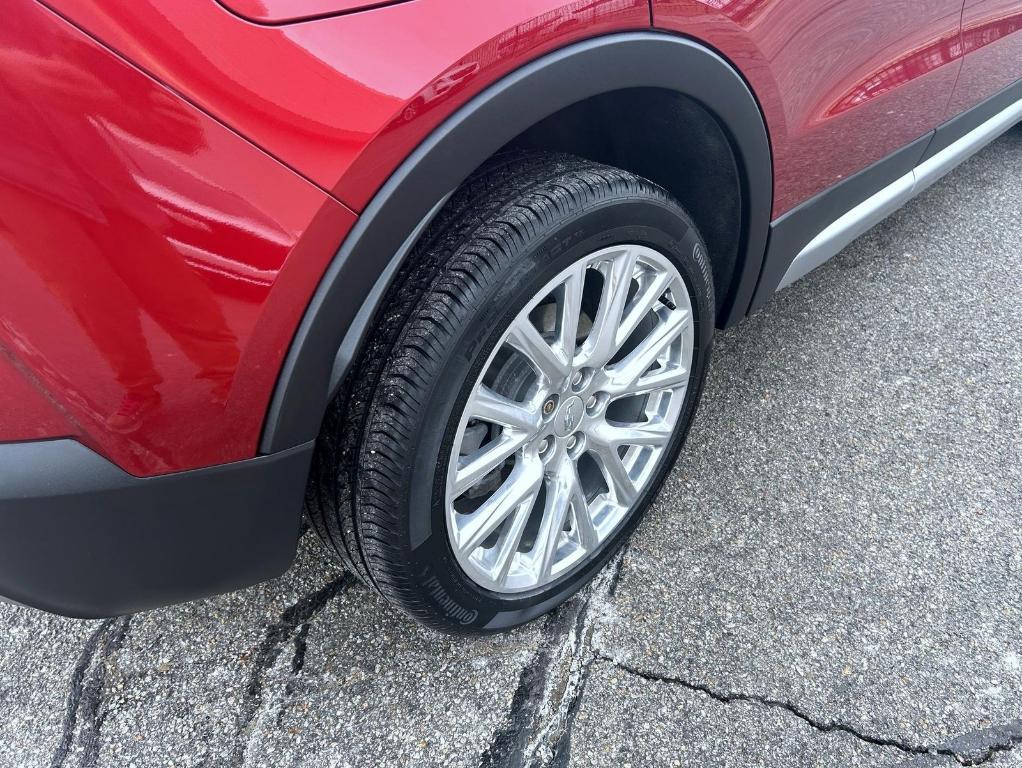 used 2023 Cadillac XT4 car, priced at $29,550