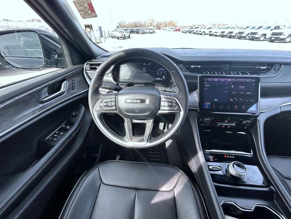 used 2025 Jeep Grand Cherokee car, priced at $38,770