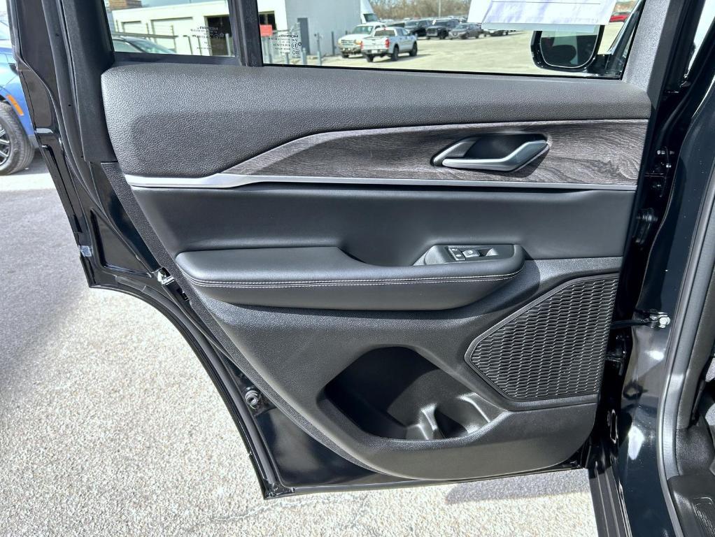 used 2025 Jeep Grand Cherokee car, priced at $38,770