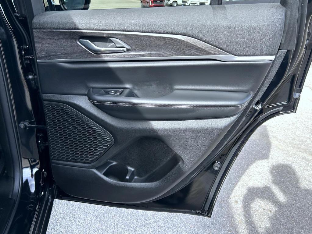 used 2025 Jeep Grand Cherokee car, priced at $38,770