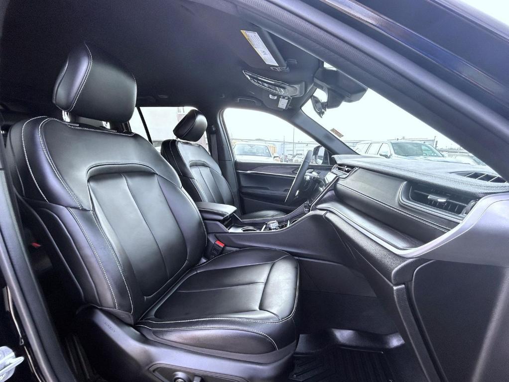 used 2025 Jeep Grand Cherokee car, priced at $38,770