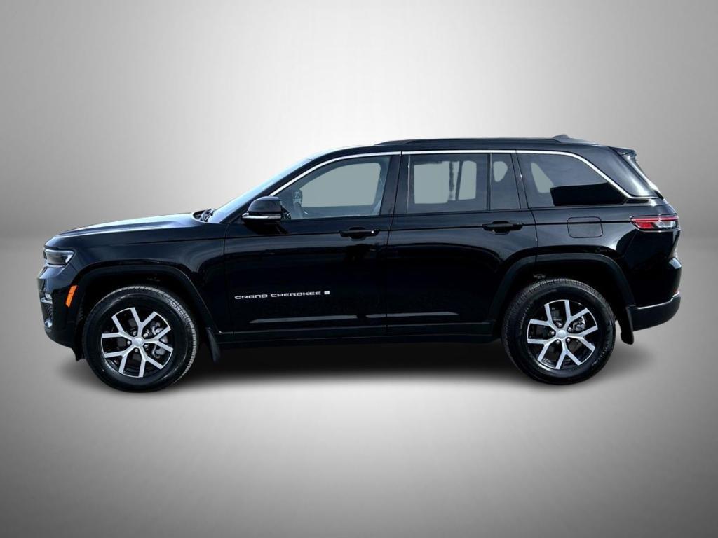 used 2025 Jeep Grand Cherokee car, priced at $38,770