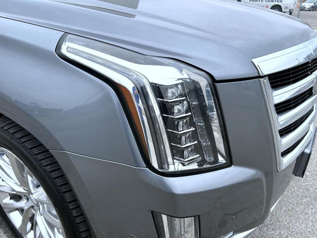 used 2019 Cadillac Escalade car, priced at $31,990