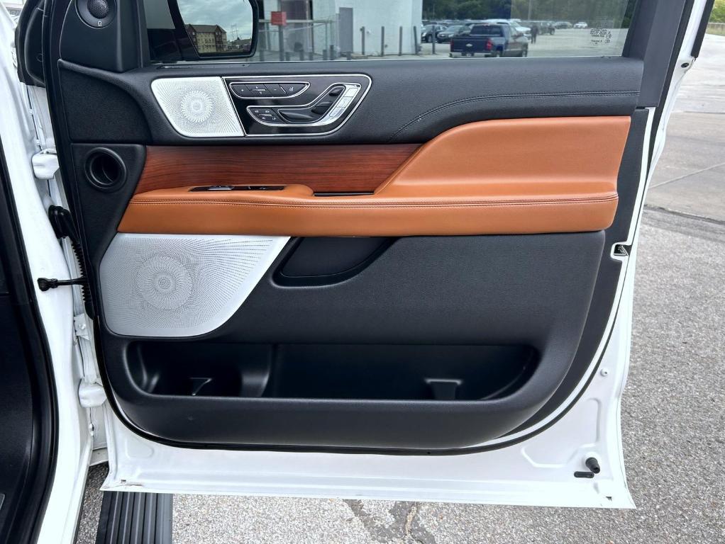 used 2020 Lincoln Navigator car, priced at $41,069